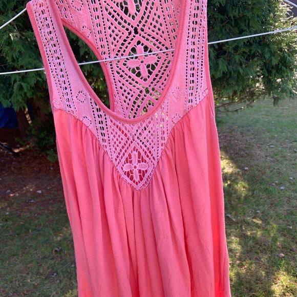 Lush Tank - Picture 4 of 5